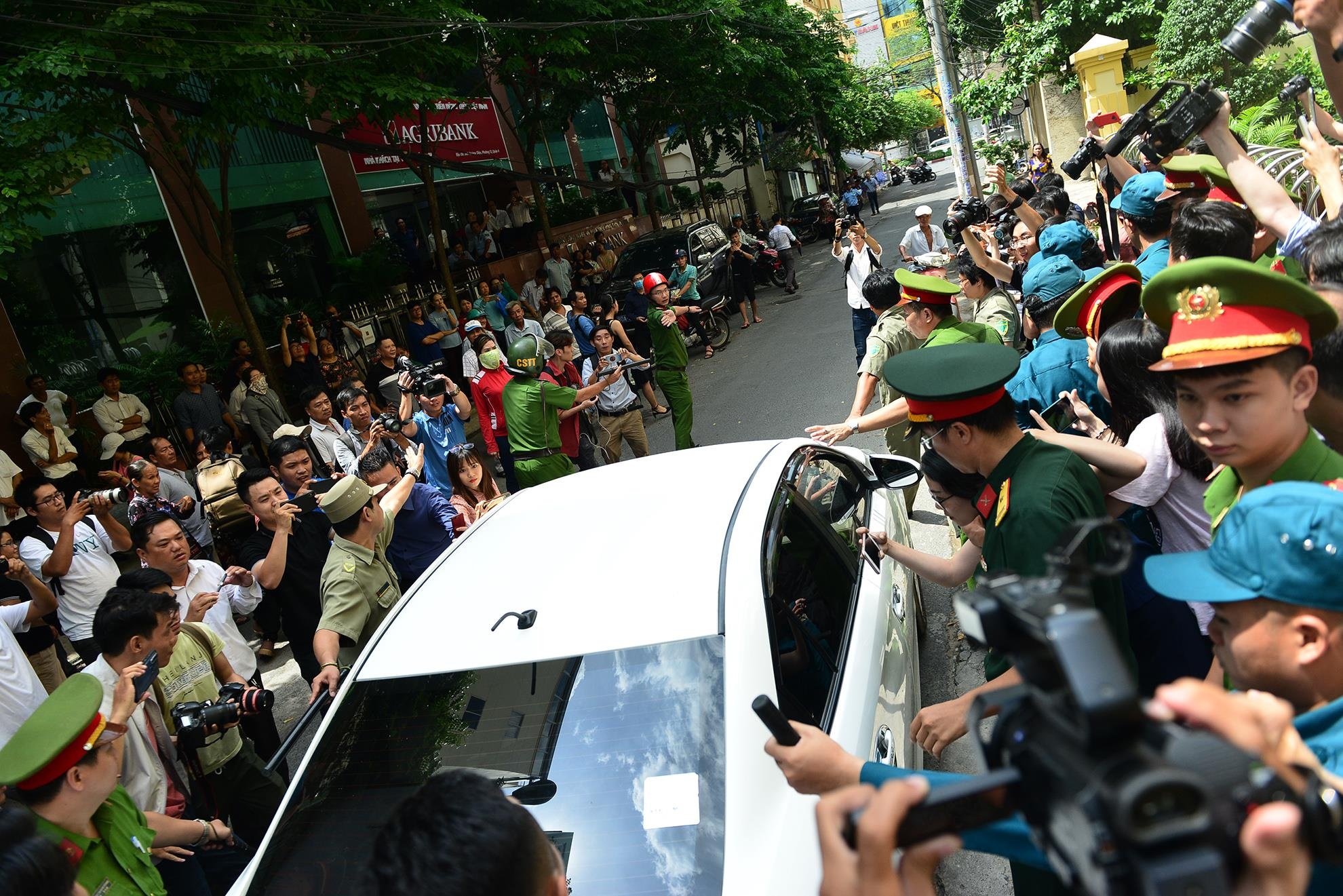 nguyen huu linh dam o be gai anh 9