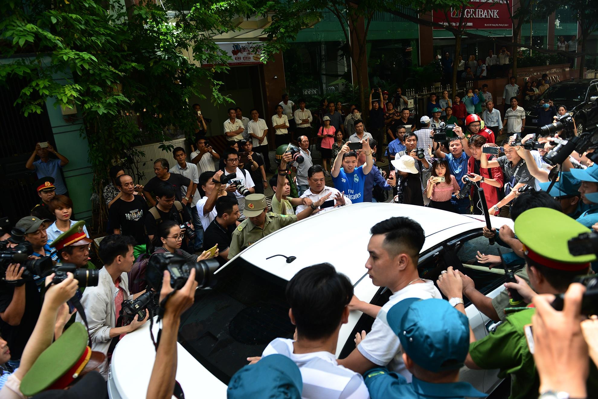 nguyen huu linh dam o be gai anh 8