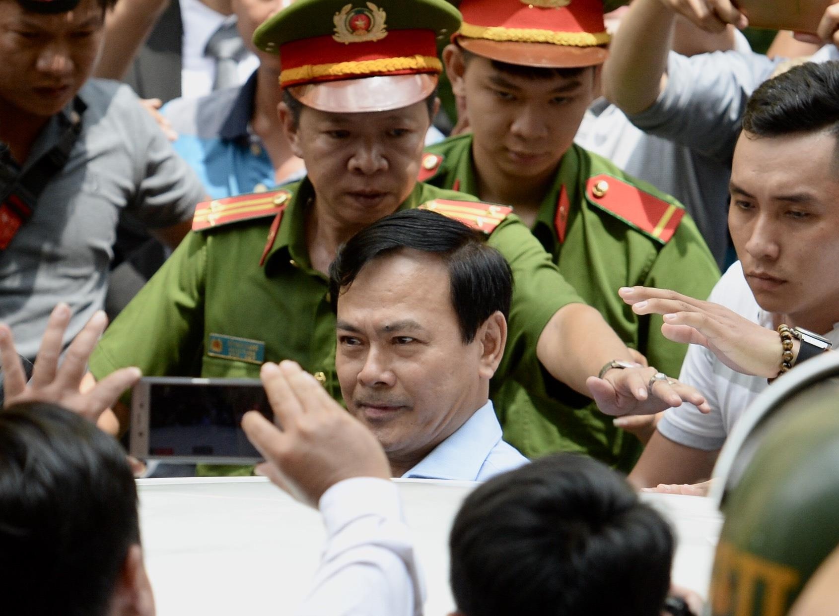 nguyen huu linh dam o be gai anh 7