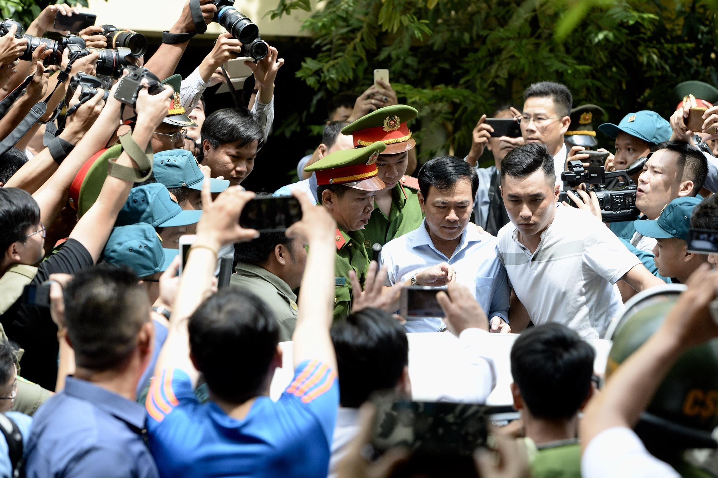 nguyen huu linh dam o be gai anh 5