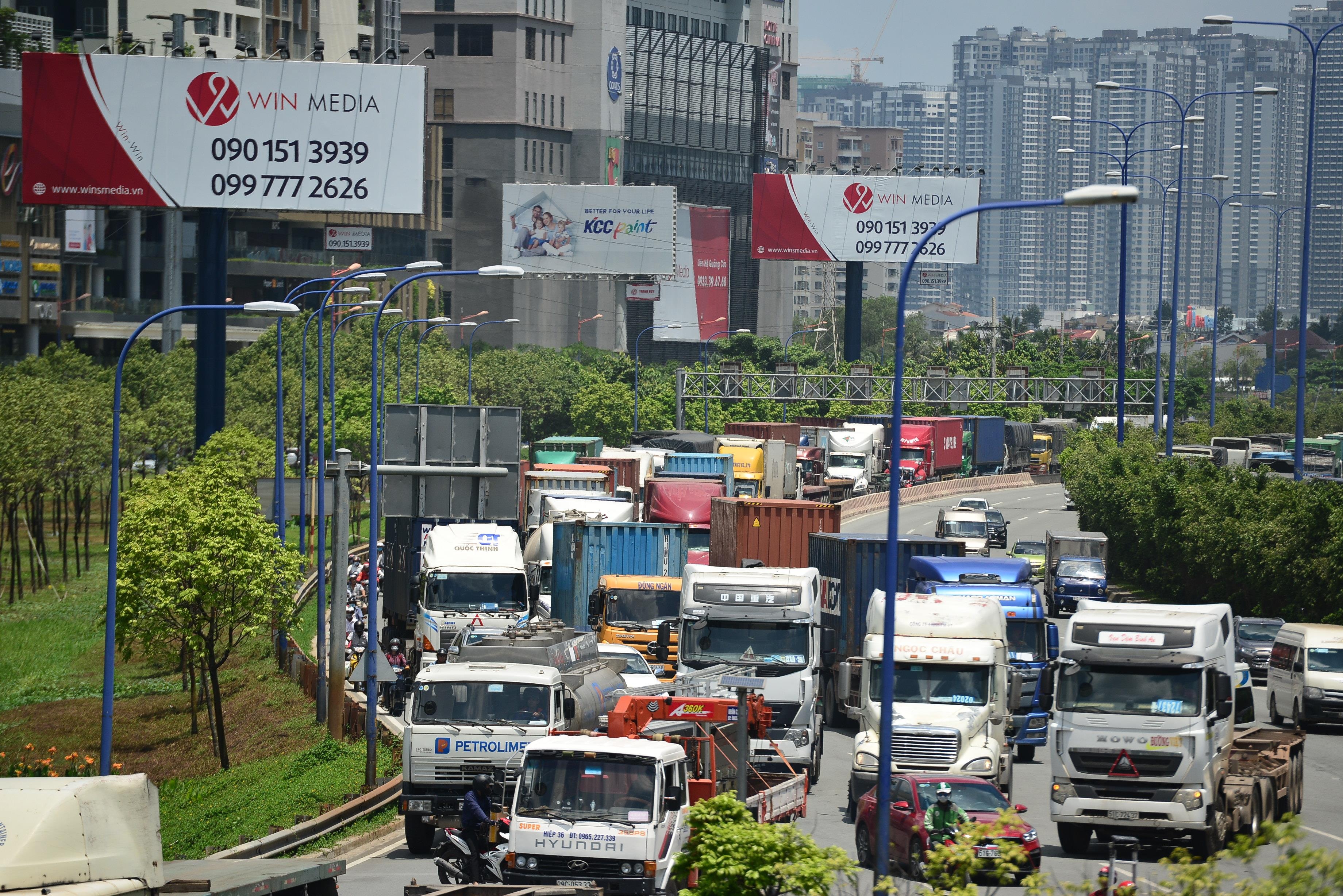 kẹt xe ở sài gòn ảnh 4 ket xe o sai gon anh 4