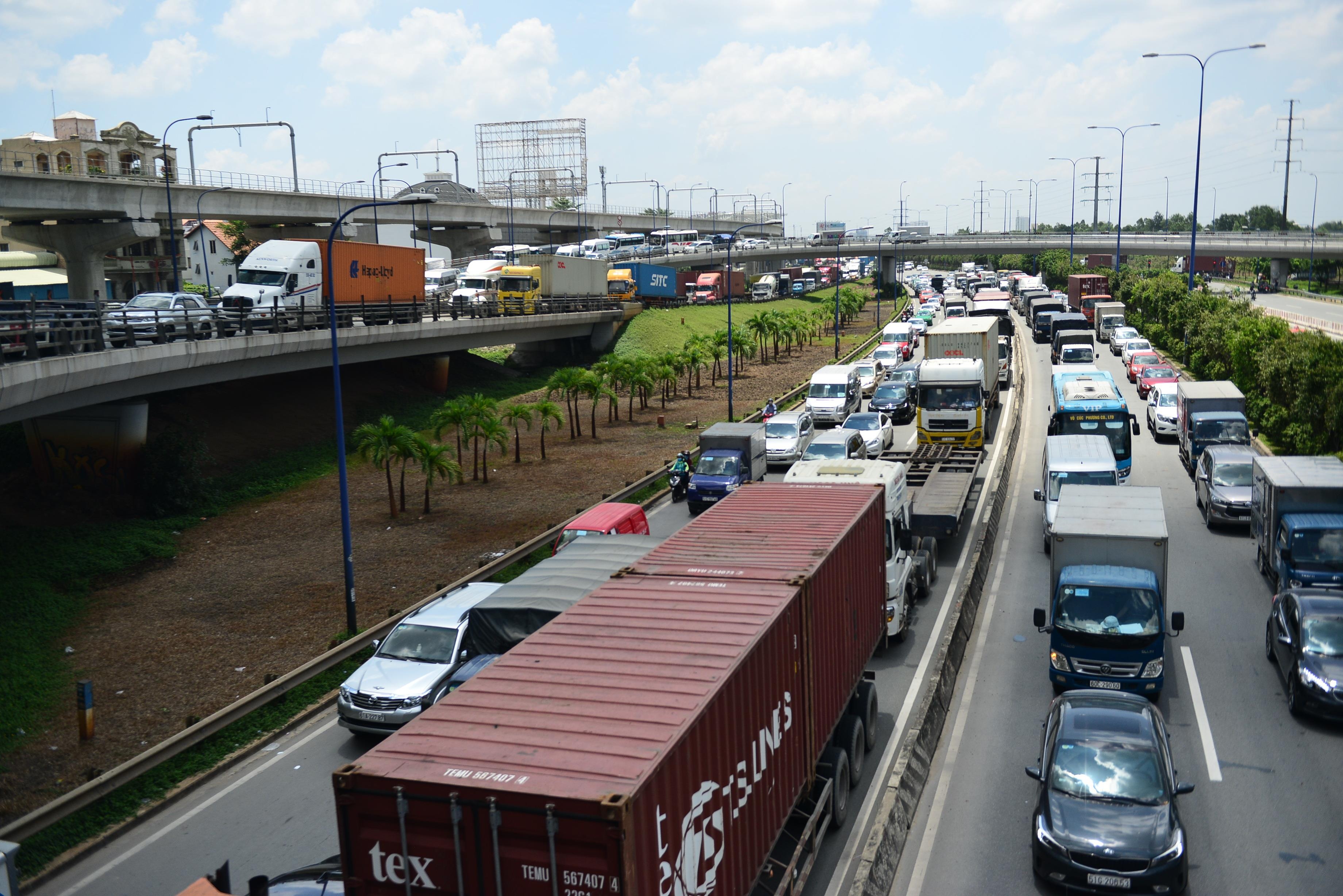 kẹt xe ở sài gòn ảnh 5 ket xe o sai gon anh 5