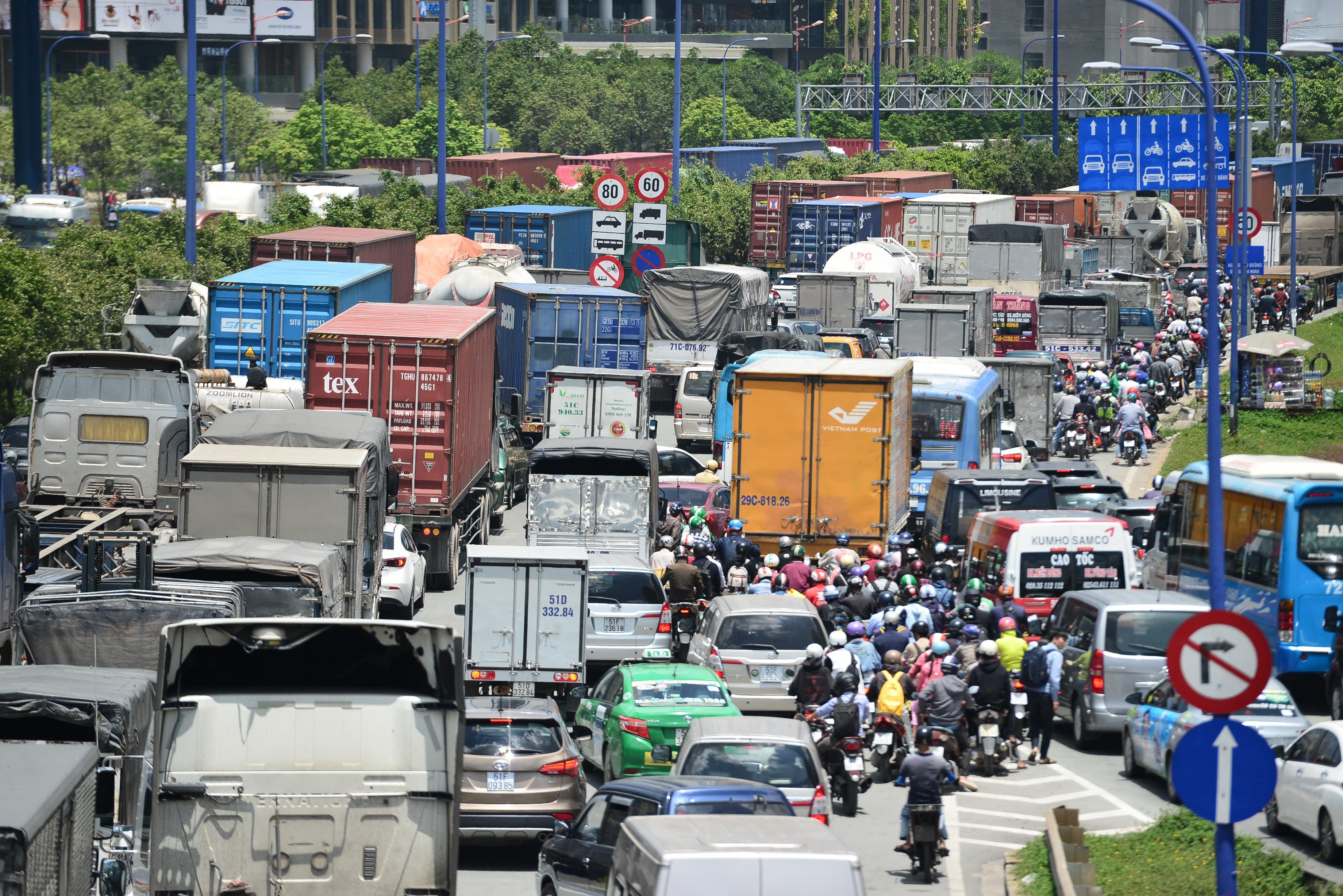 kẹt xe ở sài gòn ảnh 6 ket xe o sai gon anh 6