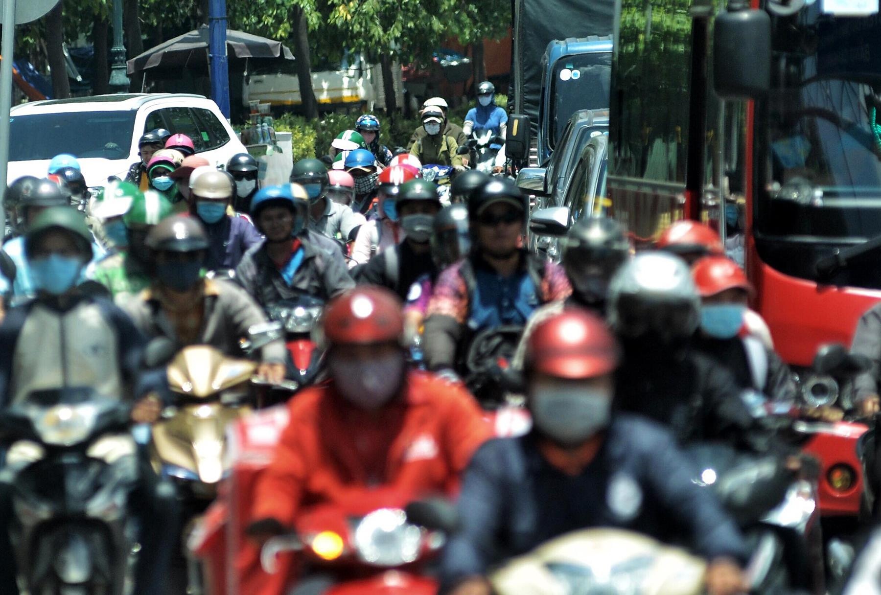 kẹt xe kinh hoàng trên cao tốc ảnh 3 ket xe kinh hoang tren cao toc anh 3