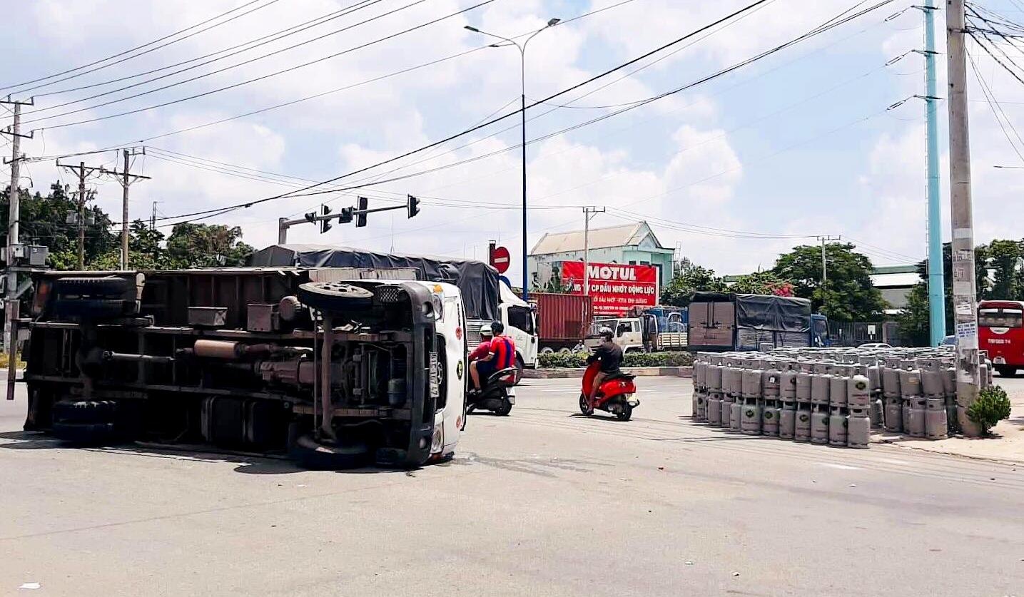 lat xe cho gas o binh duong anh 1