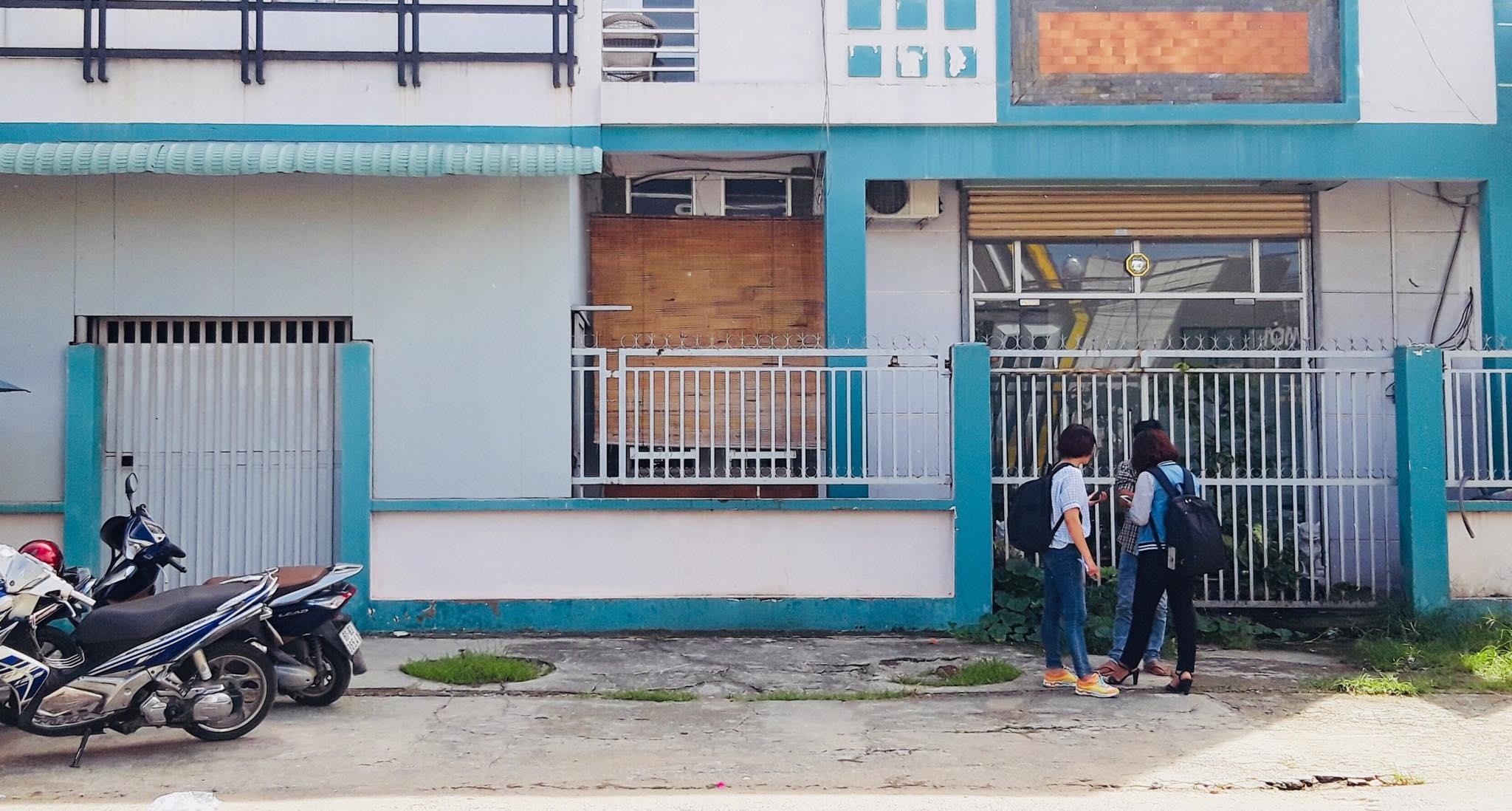 chet loa the trong nha nghi anh 1