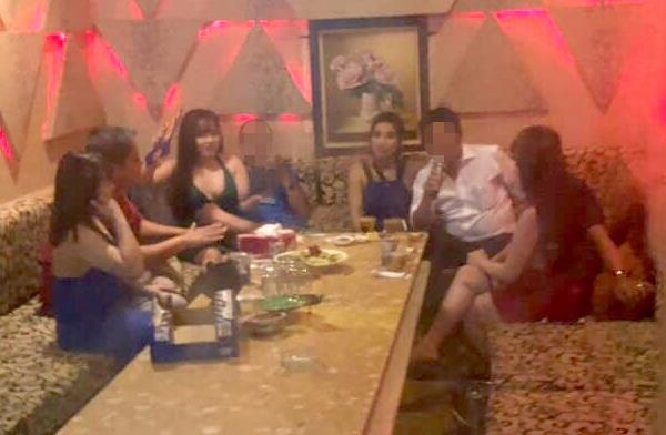 kiểm tra ma túy trong nhà hàng ảnh 1 kiem tra ma tuy trong nha hang anh 1
