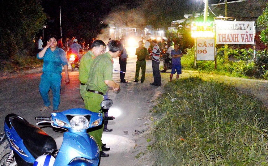 Dam chet chu quan karaoke anh 1