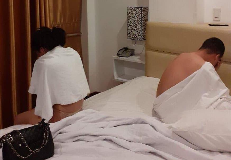 Bat qua tang 2 nu tiep vien nha hang ban dam cho khach hinh anh