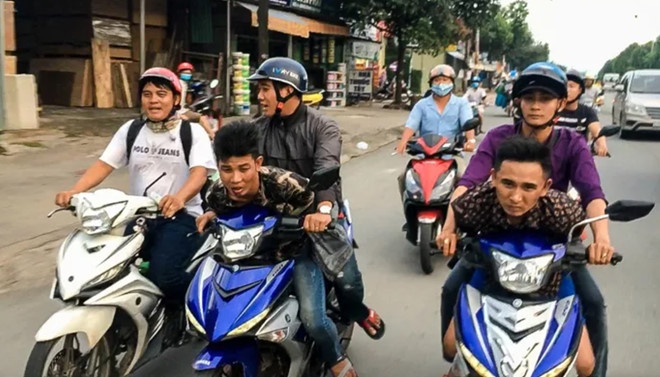 Hiep si Nguyen Thanh Hai duoc tang xe Exciter moi hinh anh