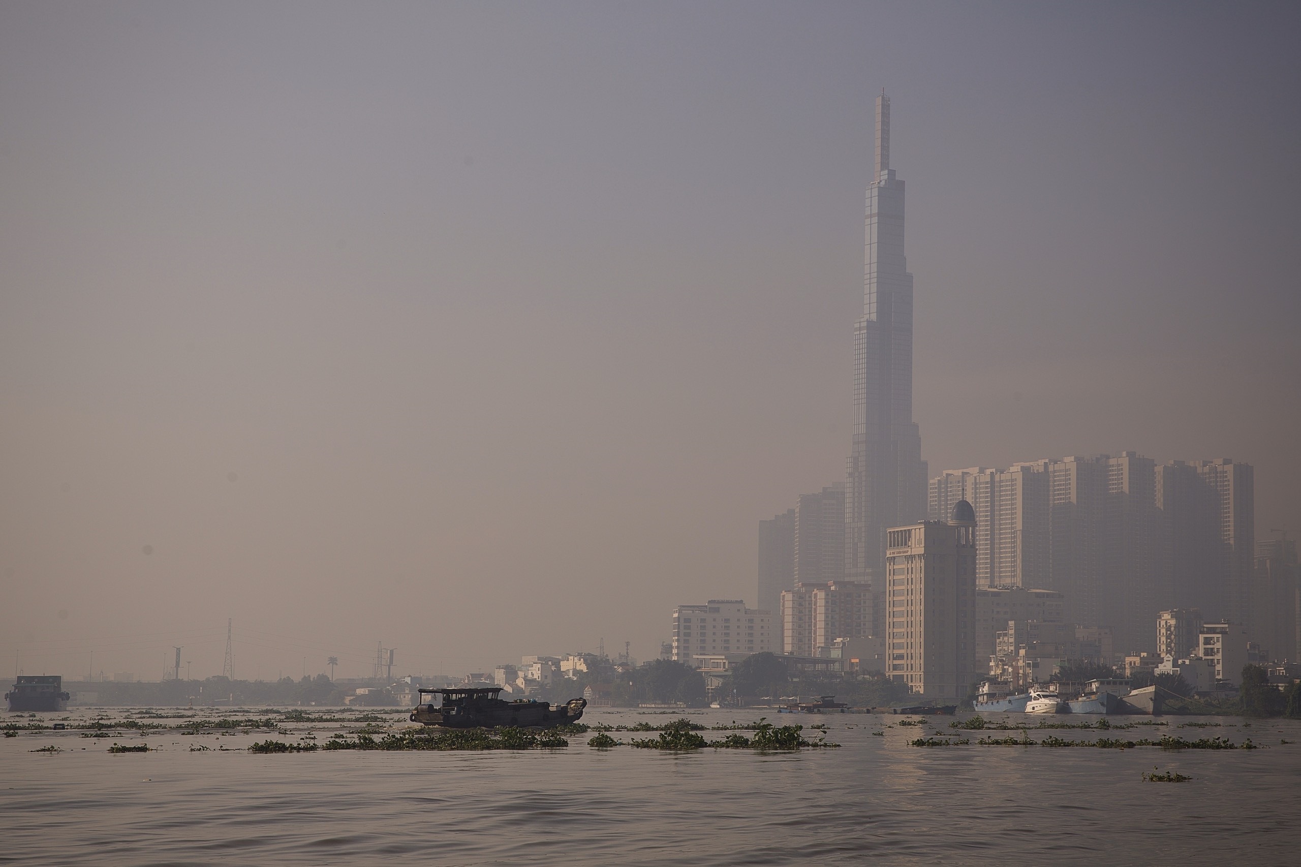 sương mù xuất hiện ở tphcm ảnh 1 suong mu xuat hien o tphcm anh 1