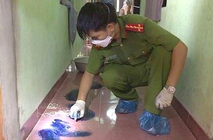 Co gai dam chet nguoi yeu trong nha tro o TP.HCM hinh anh