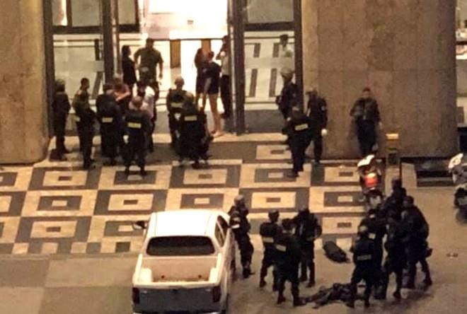 Dua doanh nhan khong che con tin o Landmark 81 di cat nghien hinh anh