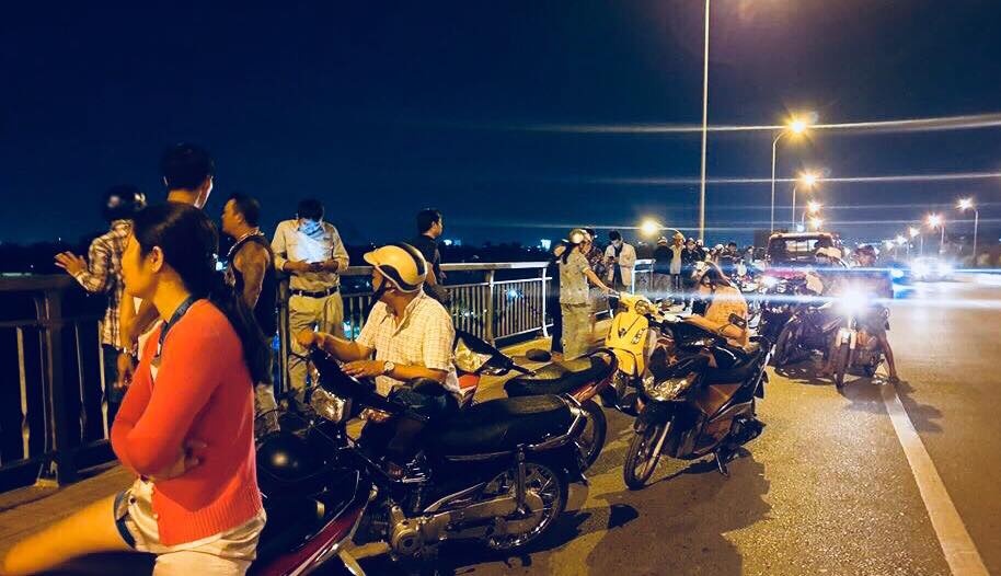 be gai nhay song sai gon anh 1