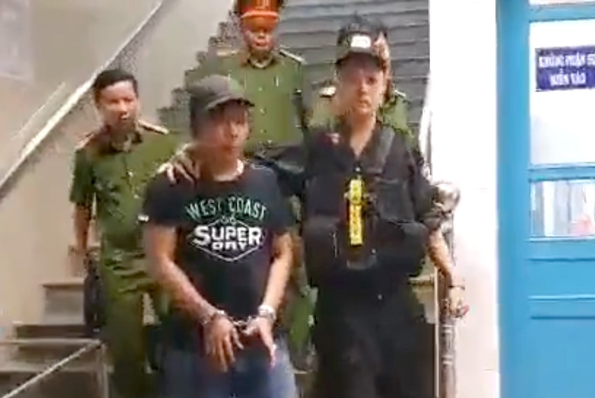 Cong an Dong Nai vay bat nhom tin dung khong che giam doc benh vien hinh anh