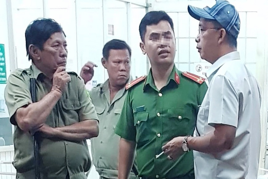 Nguoi no sung tu sat o benh vien tung 'sap bay' Alibaba hinh anh