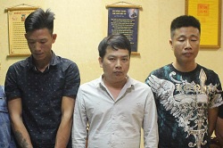 Toan 'Den' dam giam doc benh vien khi lay boc tien hinh anh