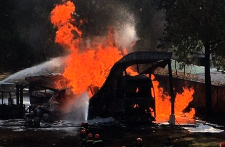 Chay xe bon cho hoa chat o Binh Duong hinh anh