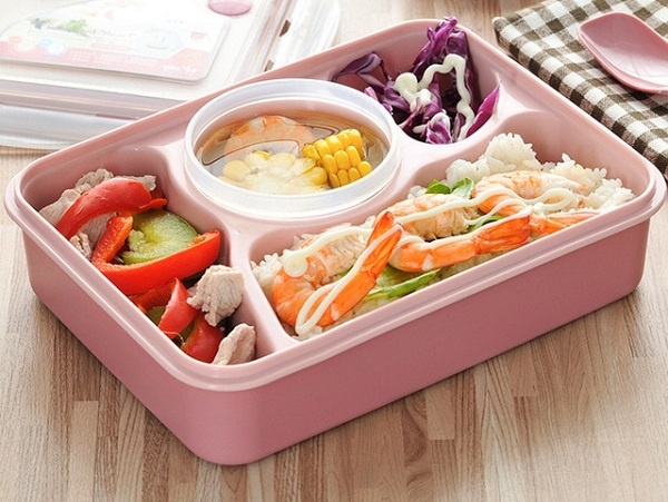 Vo dam chet chong vi mot hop com hinh anh