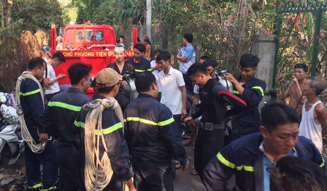 tre em duoi nuoc o sai gon anh 1