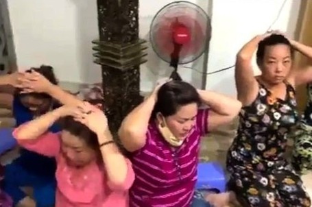 Hon 40 nguoi trong song bac o TP.HCM bi tam giu hinh anh