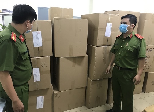 gom 77.000 khẩu trang y tế ảnh 1 gom 77.000 khau trang y te anh 1