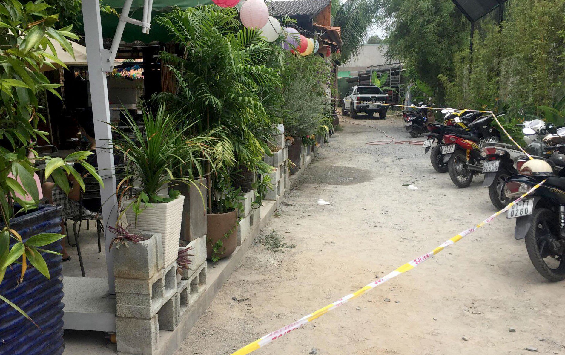 no sung vao quan ca phe anh 1