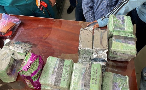Bat nhom buon ma tuy tu Campuchia ve TP.HCM hinh anh