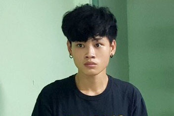 9X cuong buc phu nu lang thang bi khoi to hinh anh