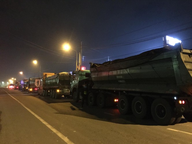 Doan xe 'vua' o Dong Nai: Sep doanh nghiep la con PGD cong an tinh? hinh anh