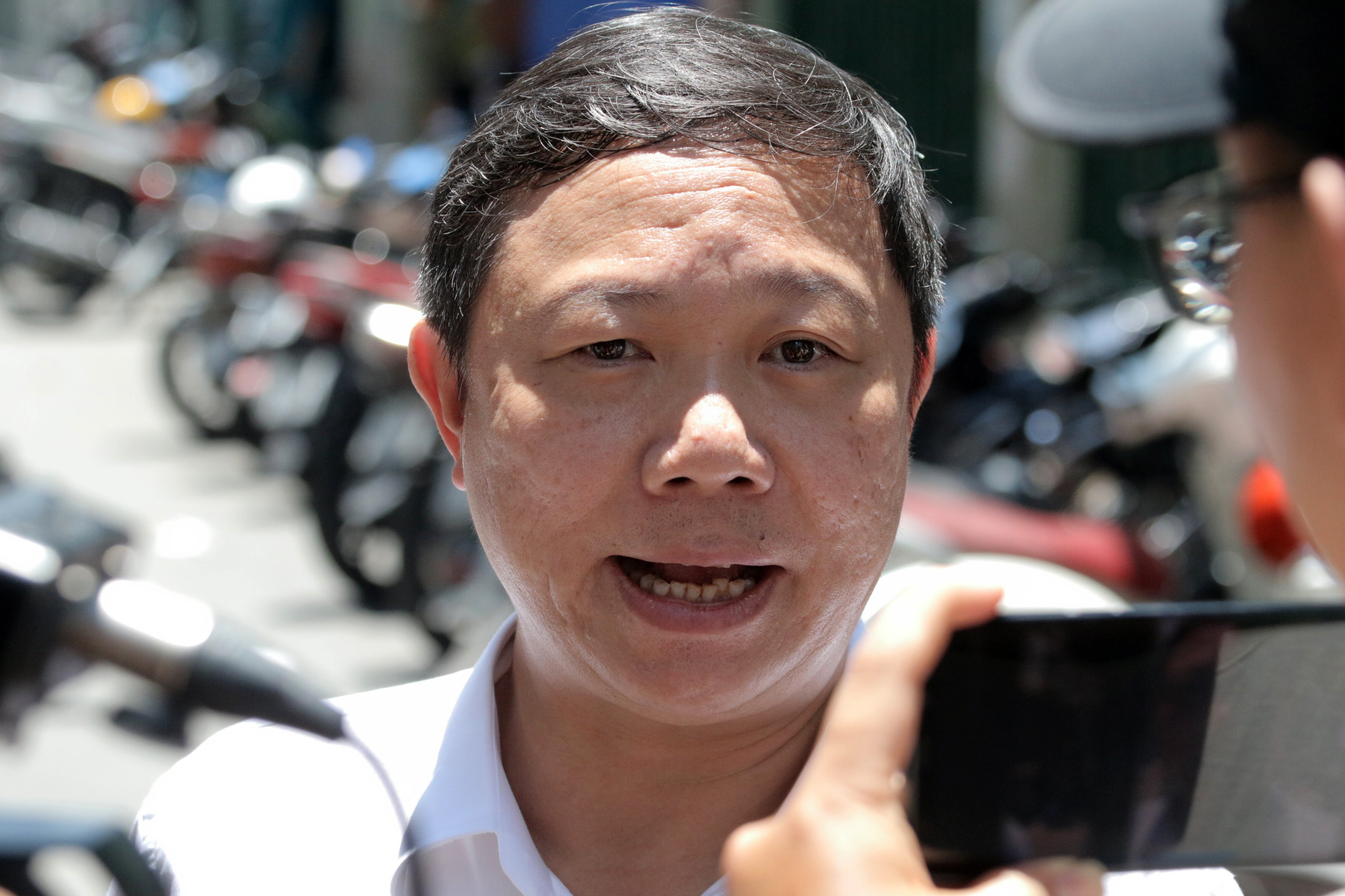 Pho chu tich TP.HCM: 3 hoc sinh bi cay de thuong tich kha nang hinh anh