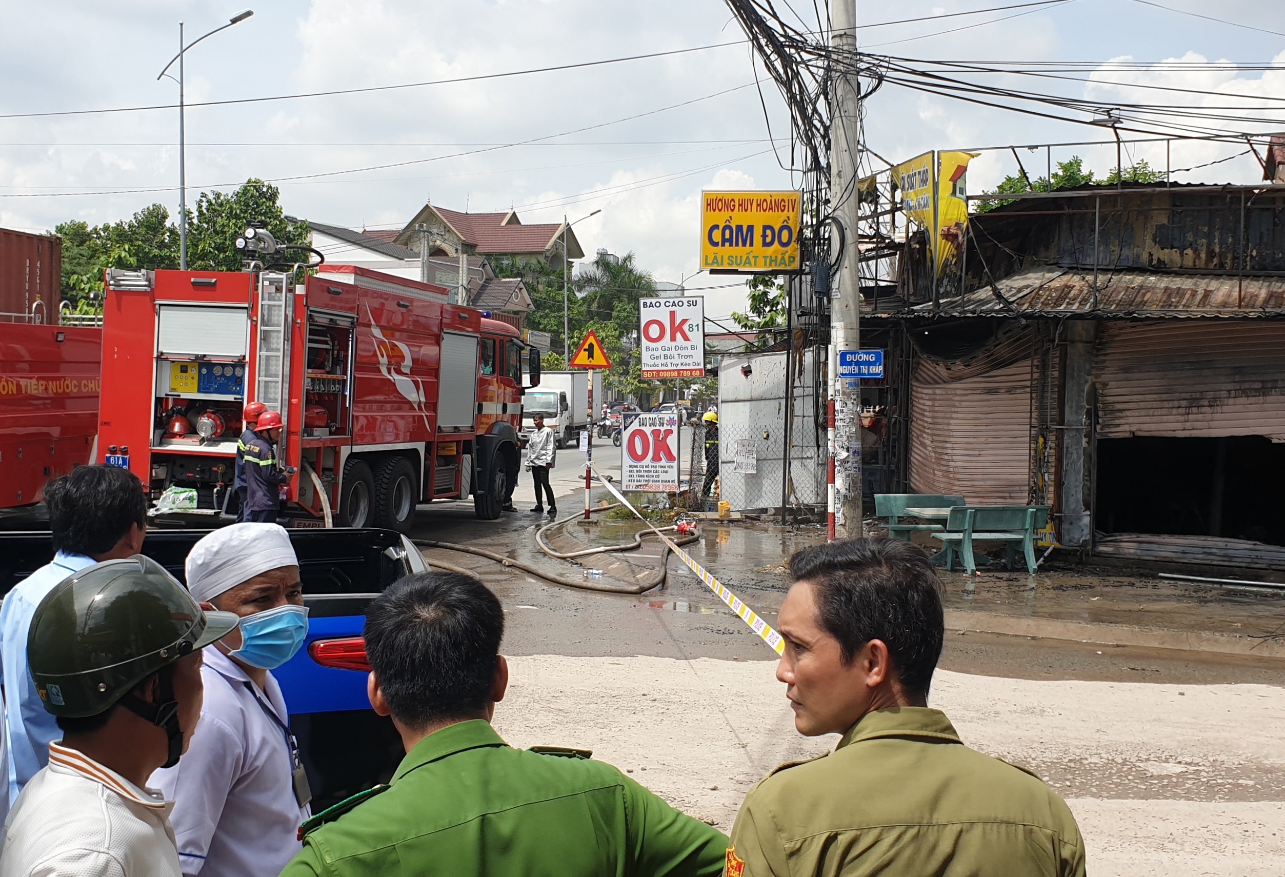 3 nguoi chet chay trong tiem cam do o Binh Duong hinh anh