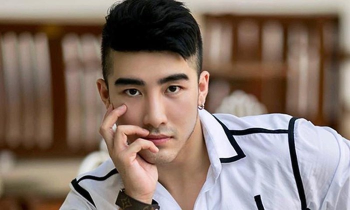 Luc Trieu Vy nga gia voi hoa hau ban dam ra sao? hinh anh