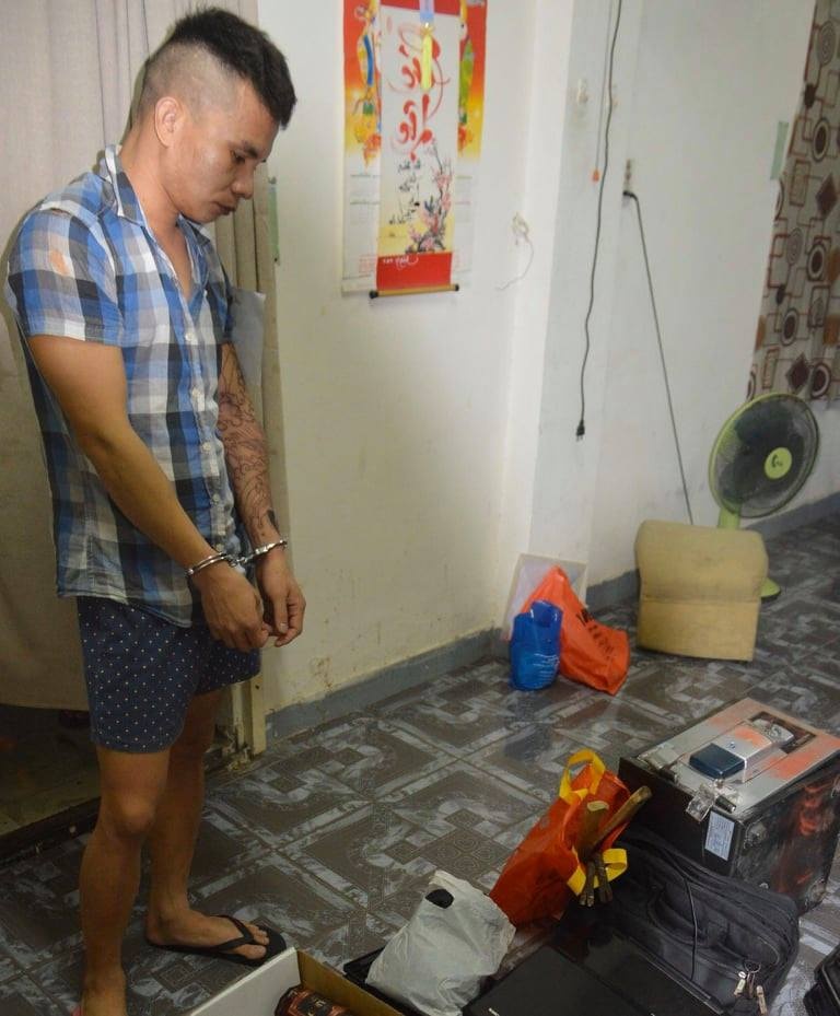 vừa ra tù lại đi trộm ảnh 1 vua ra tu lai di trom anh 1