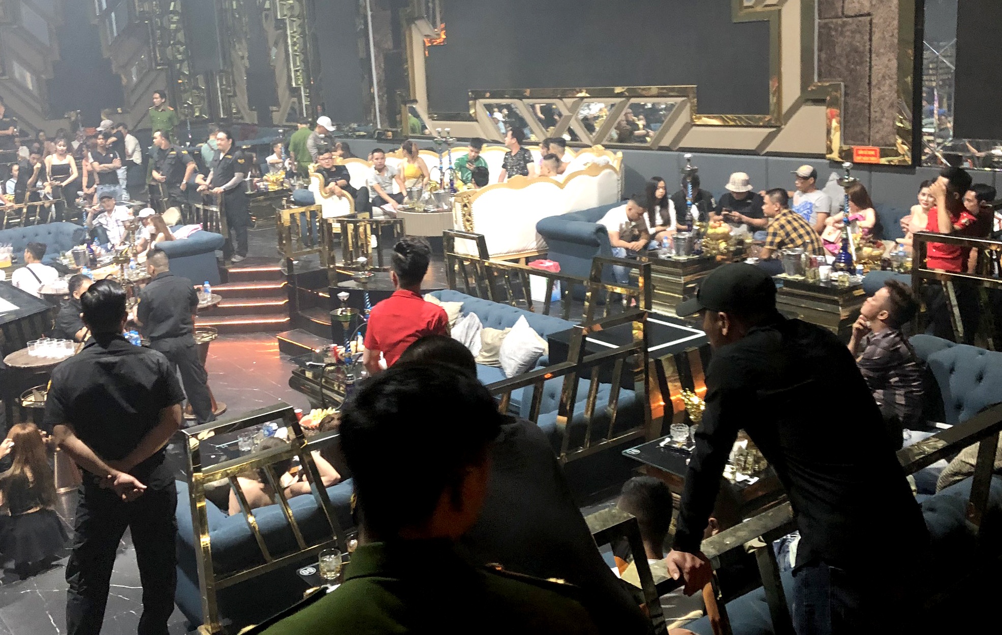 42 nguoi duong tinh voi ma tuy trong quan bar o TP.HCM hinh anh