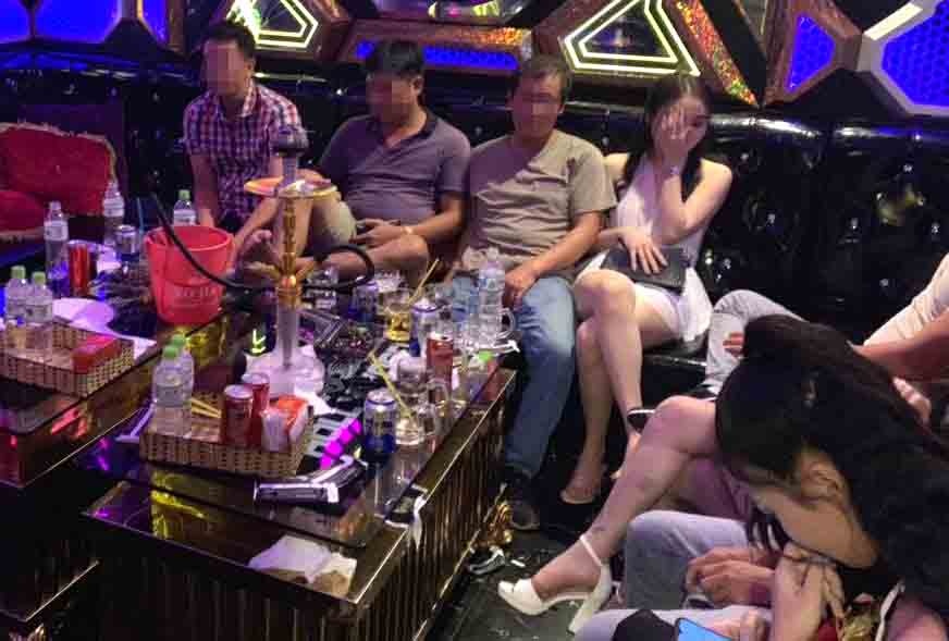 42 nam nu phe ma tuy trong phong thu am o TP.HCM hinh anh