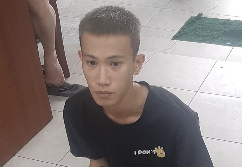 Bat nam thanh nien cuop o cua hang tien loi tai TP.HCM hinh anh