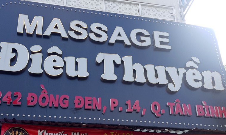 Vi sao tiem massage Dieu Thuyen chua bi dong cua? hinh anh
