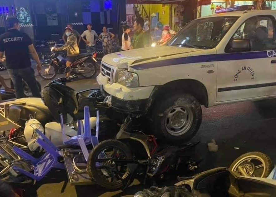 Tai nan lien hoan o pho di bo Bui Vien hinh anh