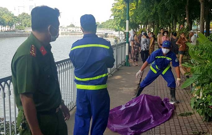 Tim thay thi the va tam thu ‘con xin loi gia dinh’ hinh anh