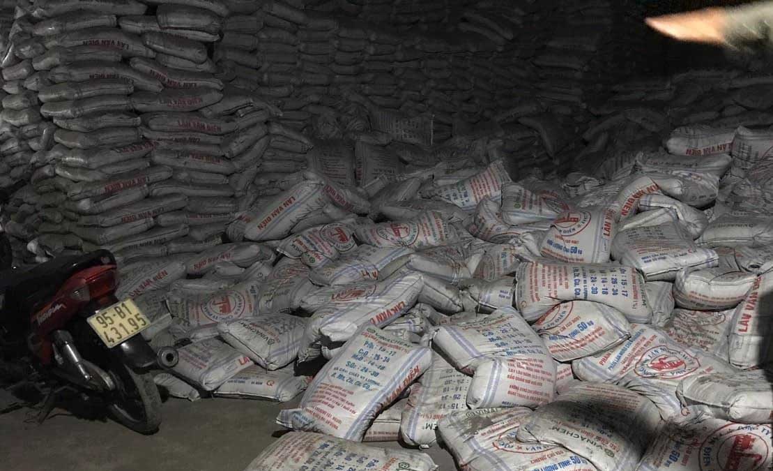 2 nguoi tu vong trong kho phan bon hinh anh