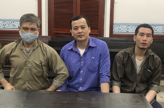 Hai an tu hinh lien quan den vu cha me xem mat tien ty hinh anh