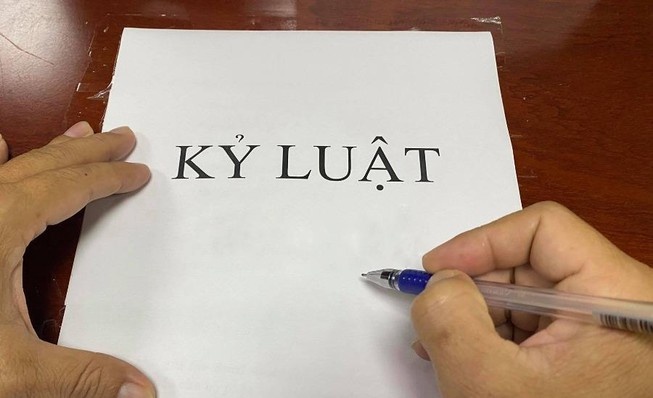 Khai tru Dang nhieu cong an vi lien quan den ma tuy, bang gia hinh anh