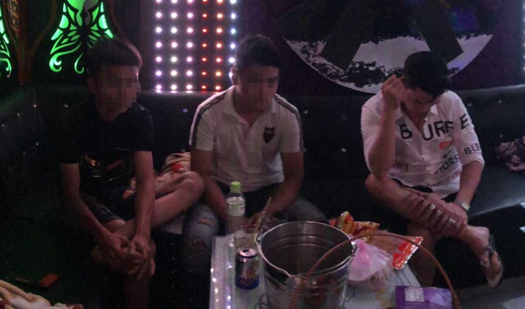 56 nguoi phe ma tuy trong khach san, phong thu am o TP.HCM hinh anh