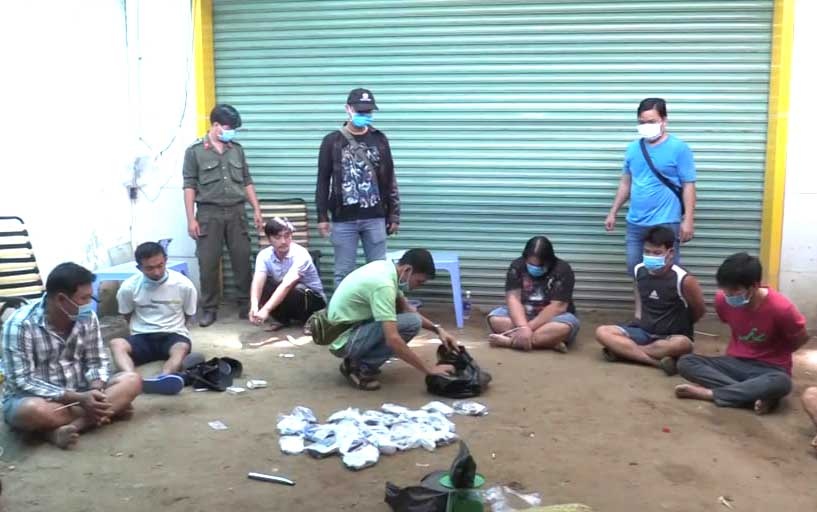 Thue nha de mo truong ga hinh anh