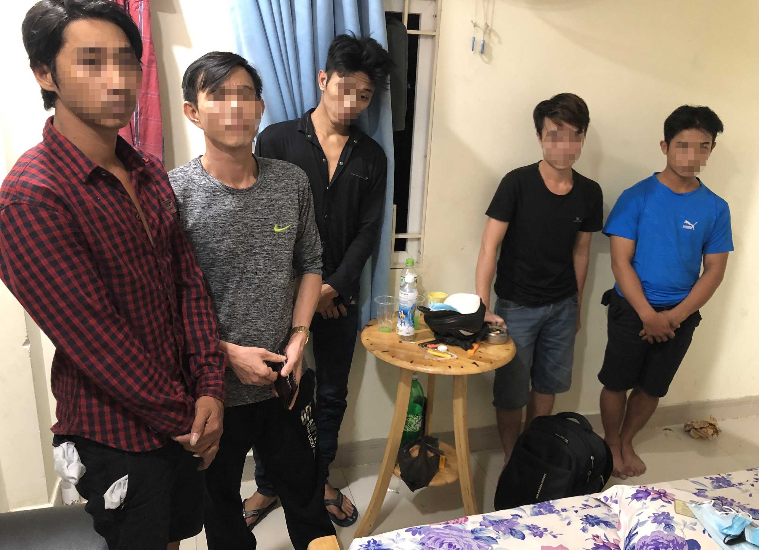 phê ma túy trong khách sạn ảnh 1 phe ma tuy trong khach san anh 1