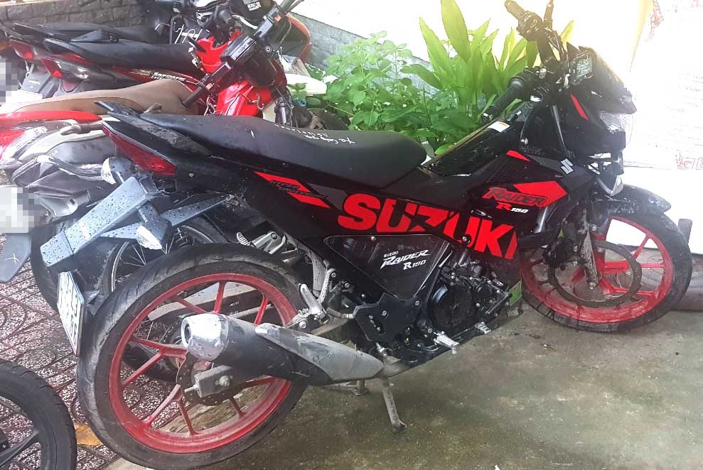Sam xe Suzuki Raider roi di cuop hinh anh