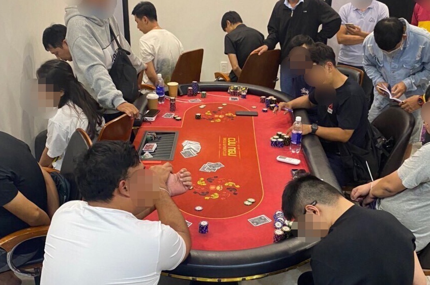 Pha song poker o TP.HCM hinh anh