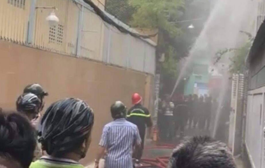 Nguoi phu nu chet chay nghi bi sat hai hinh anh