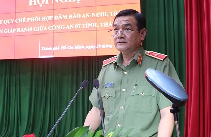 Cong an TP.HCM va 6 tinh phia Nam ky quy che phoi hop hinh anh